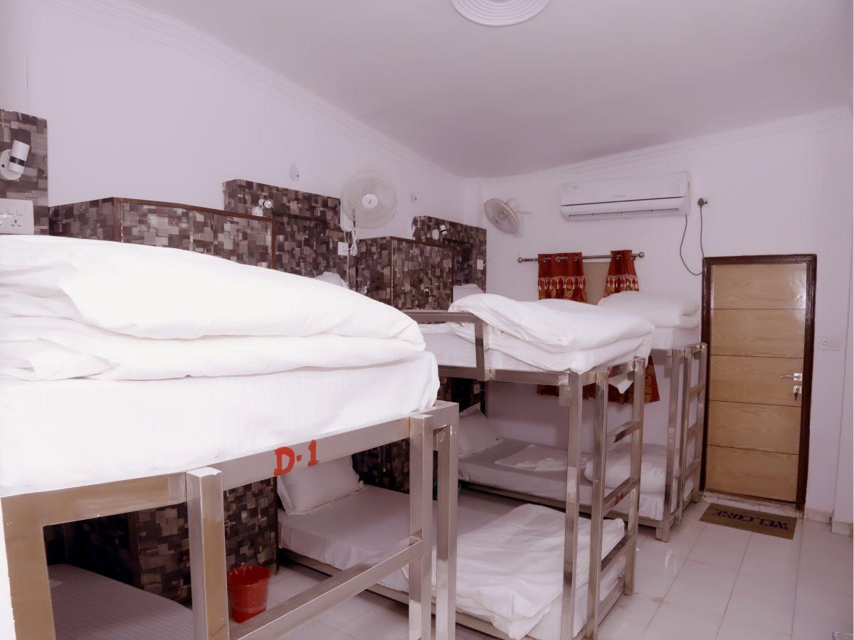 Friends Hostel By Backpackers Heaven- New Delhi Railway Station - Paharganj Exterior photo