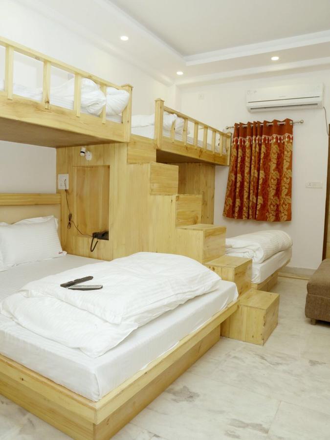 Friends Hostel By Backpackers Heaven- New Delhi Railway Station - Paharganj Exterior photo