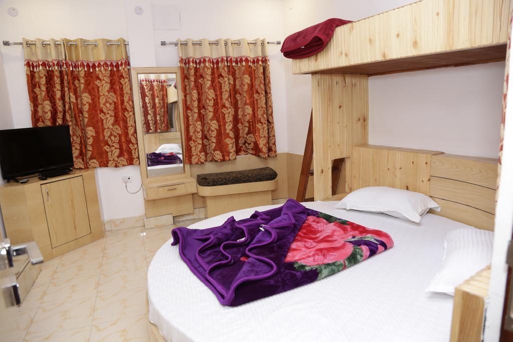 Friends Hostel By Backpackers Heaven- New Delhi Railway Station - Paharganj Exterior photo