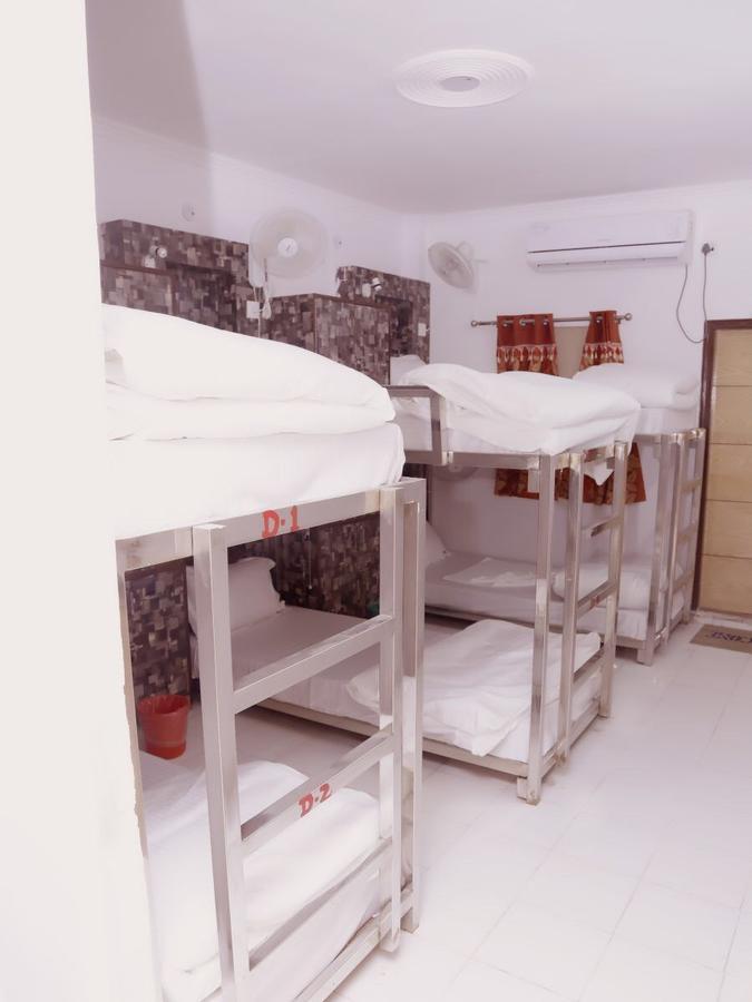 Friends Hostel By Backpackers Heaven- New Delhi Railway Station - Paharganj Exterior photo