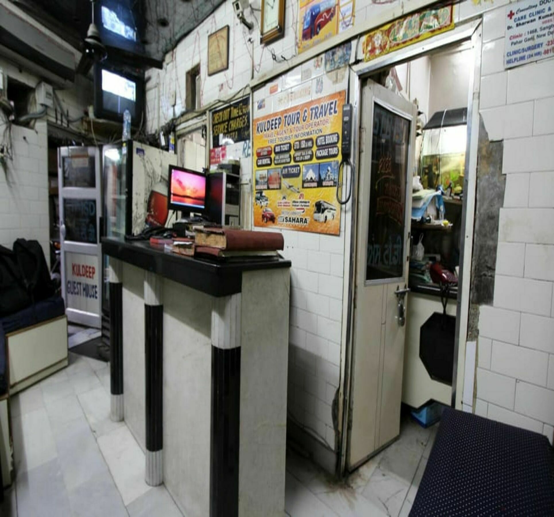 Friends Hostel By Backpackers Heaven- New Delhi Railway Station - Paharganj Exterior photo